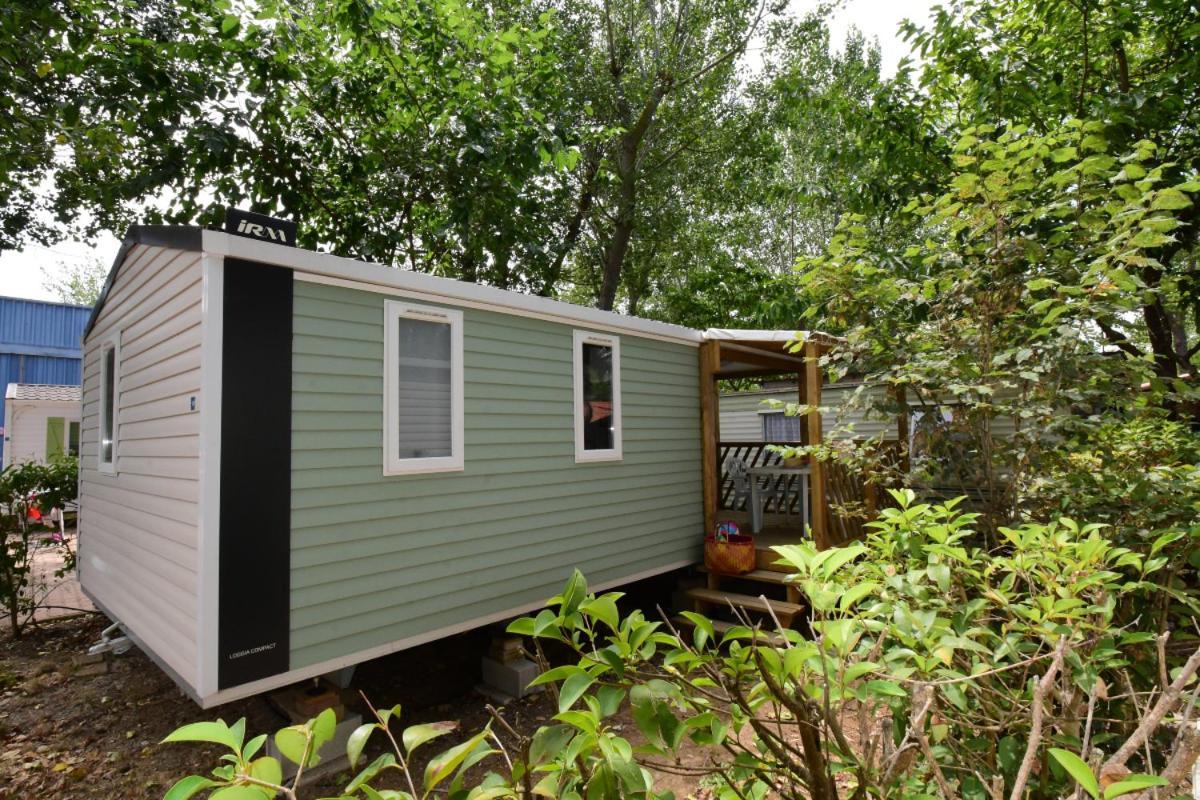 Camping Les Salisses - Maeva ヴィア エクステリア 写真